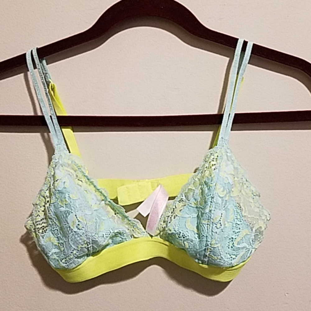Victoria's Secret 'Pink' bralette medium